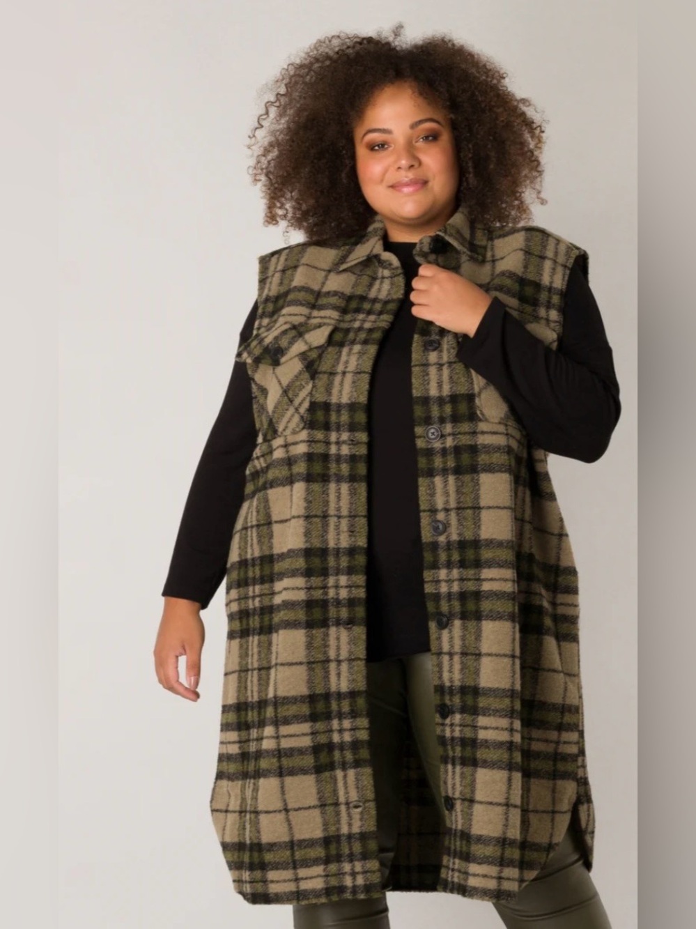 Yesta the Netherlands Sleeveless Shacket Vest in Olive and Beige